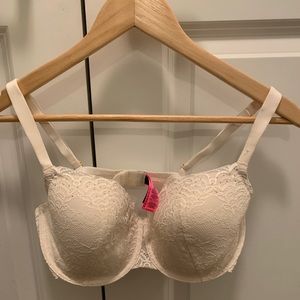 TWO La Senza NEVER WORN 36 DD Bras in black and white $30